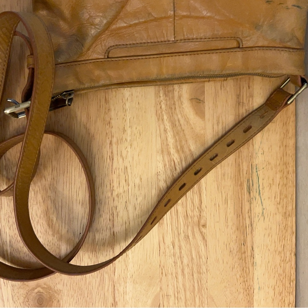 Hobo Drifter, a leather crossbody bag vintage-style smooth leather - Picture 6 of 16